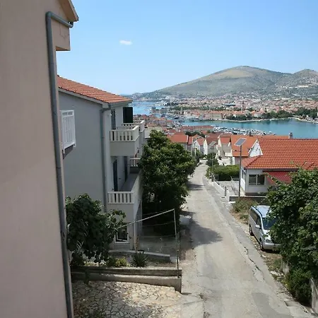 Dragutin & Gasthuis Trogir
